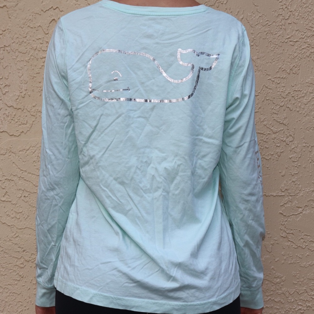 Vineyard vines ice blue silver distressed whale